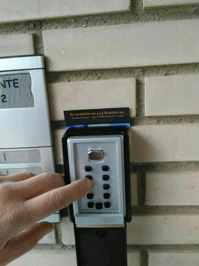 El Bordon Appartement Arguedas Buitenkant foto